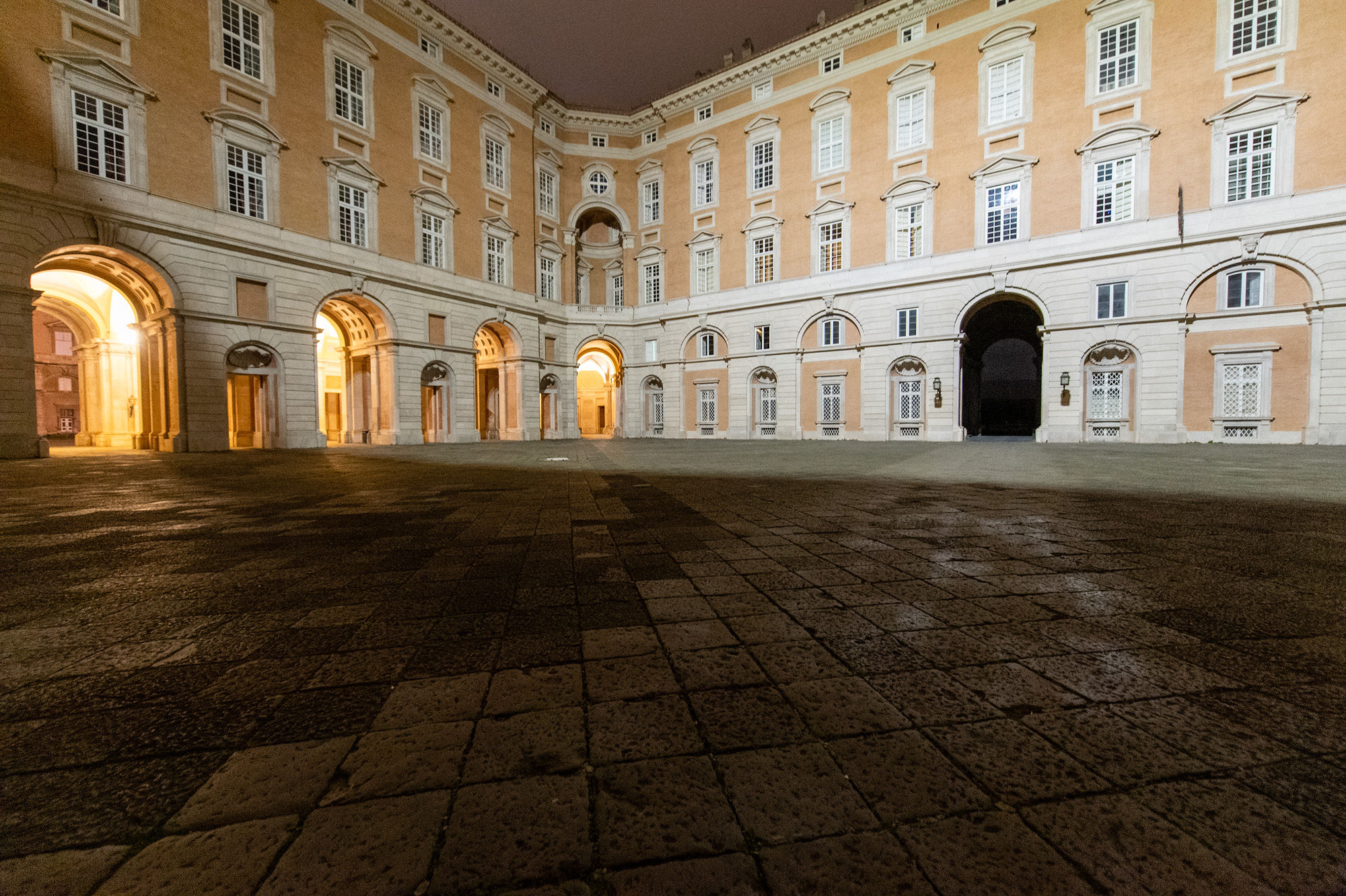 Cortili Reggia Di Caserta